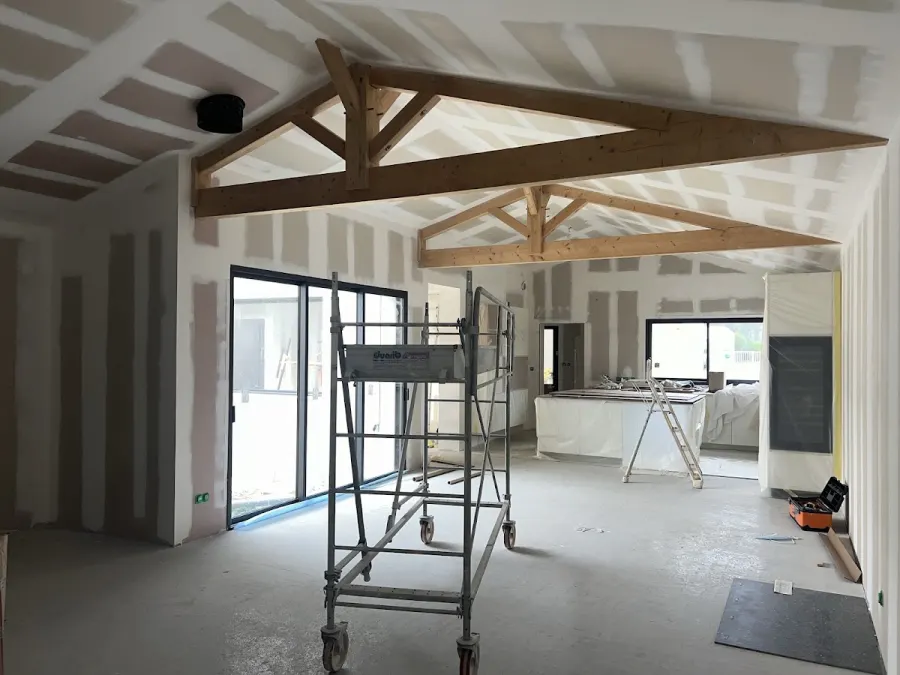 Réalisation de préparation des supports et enduits avant peinture